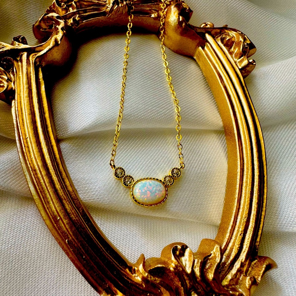 925 Opal Stone Necklace in 18 K gold plated.(Waterproof)